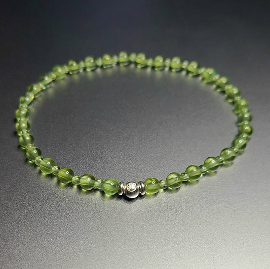 August Peridot and Sterling Silver V2 bracelet with alternating 2 mm and 4 mm peridot beads